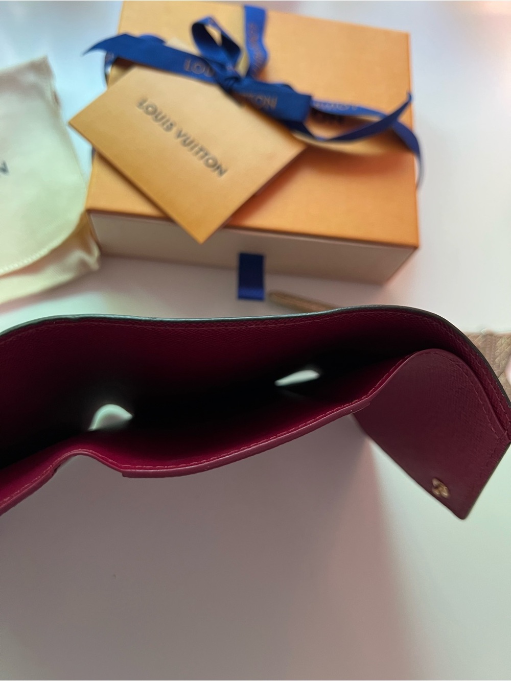 LOUIS VUITTON Victorine Wallet Monogram Fuchsia Interior MSRP $605 - Picture 12 of 16